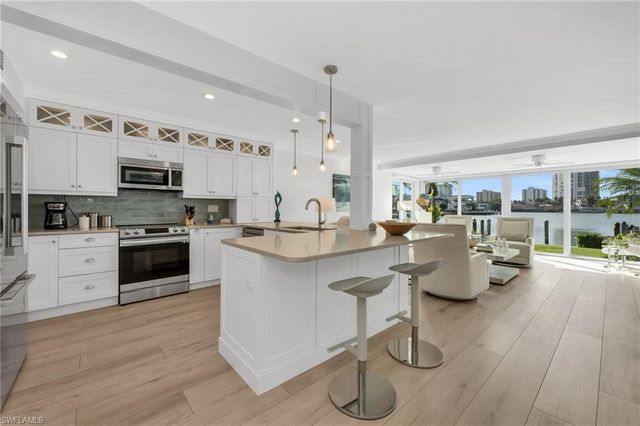 4045 Crayton RD # 4045, Naples, FL 34103