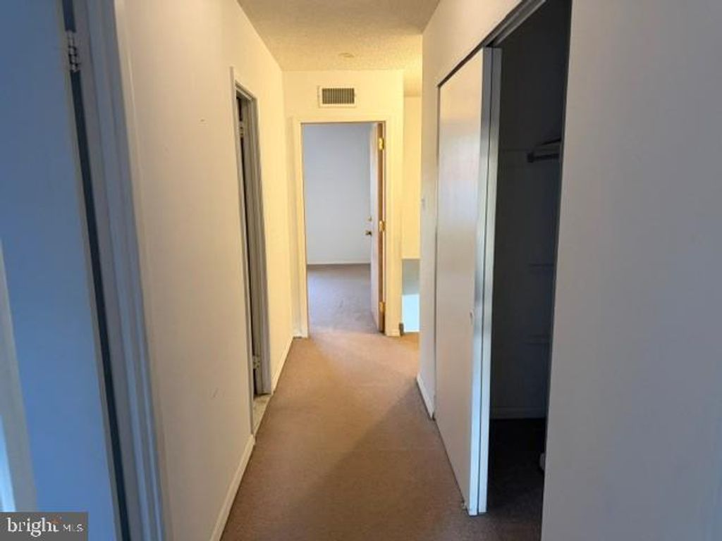 Image 16 of property listing at 2160 CONWELL AVE, Philadelphia, PA 19115