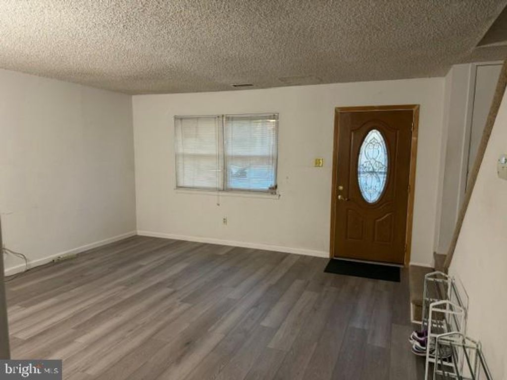 Image 17 of property listing at 2160 CONWELL AVE, Philadelphia, PA 19115
