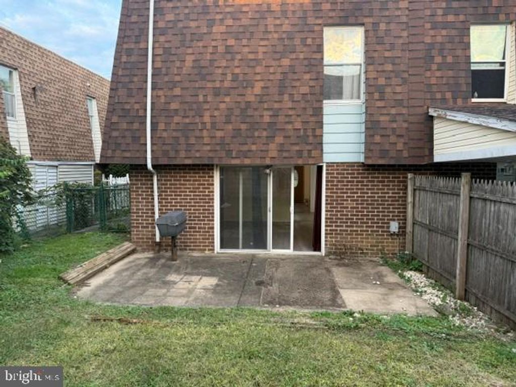 Image 25 of property listing at 2160 CONWELL AVE, Philadelphia, PA 19115