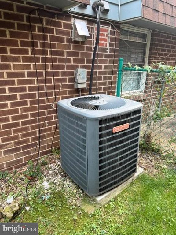 Image 27 of property listing at 2160 CONWELL AVE, Philadelphia, PA 19115