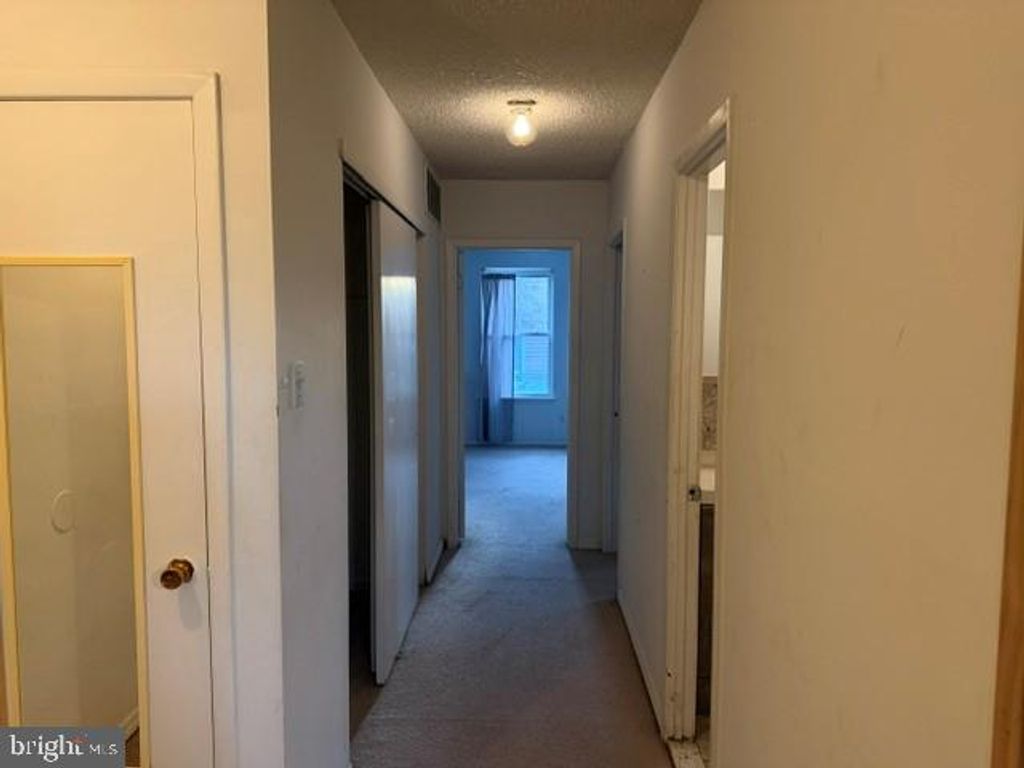 Image 10 of property listing at 2160 CONWELL AVE, Philadelphia, PA 19115