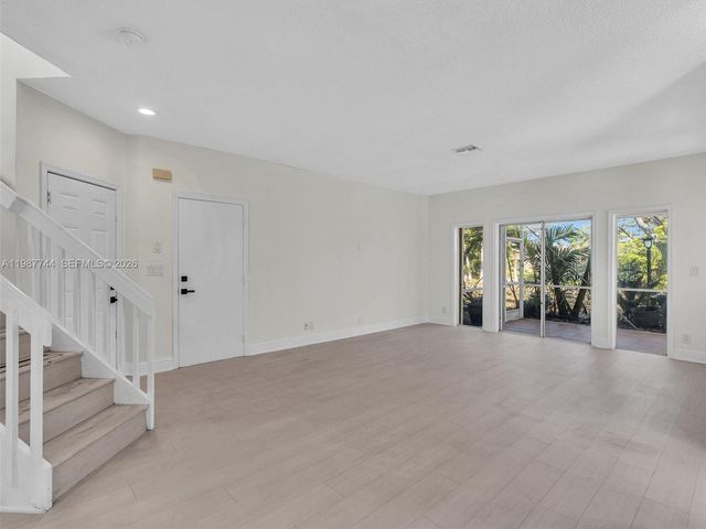 11407 Lakeview Dr 4-A, Coral Springs, FL 33071