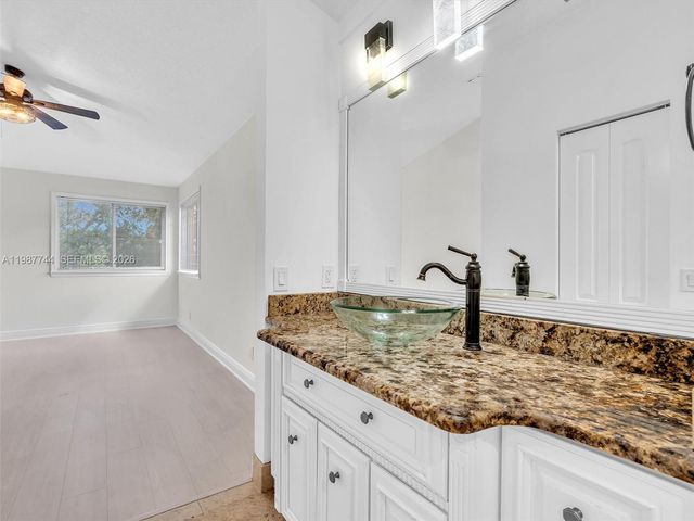 11407 Lakeview Dr 4-A, Coral Springs, FL 33071