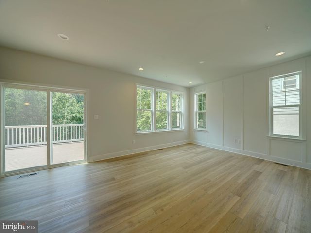 9429 FAIRVIEW AVE, Laurel, MD 20723
