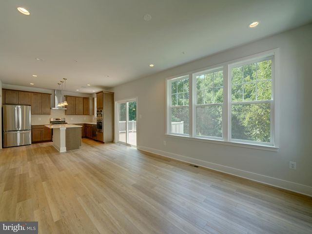9429 FAIRVIEW AVE, Laurel, MD 20723