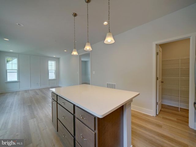 9429 FAIRVIEW AVE, Laurel, MD 20723
