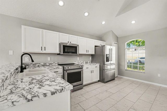 7533 MERCHANTVILLE CIRCLE, Zephyrhills, FL 33540