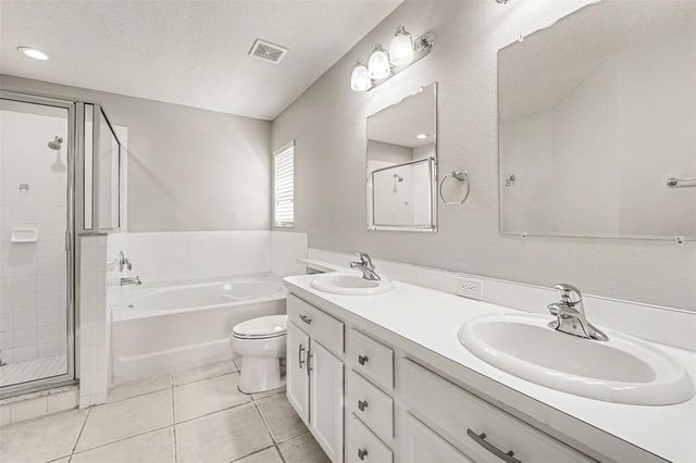 7533 MERCHANTVILLE CIRCLE, Zephyrhills, FL 33540