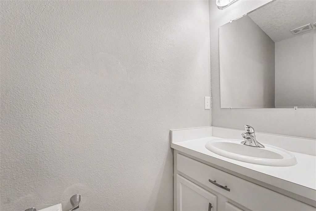 Image 11 of property listing at 7533 MERCHANTVILLE CIRCLE, Zephyrhills, FL 33540