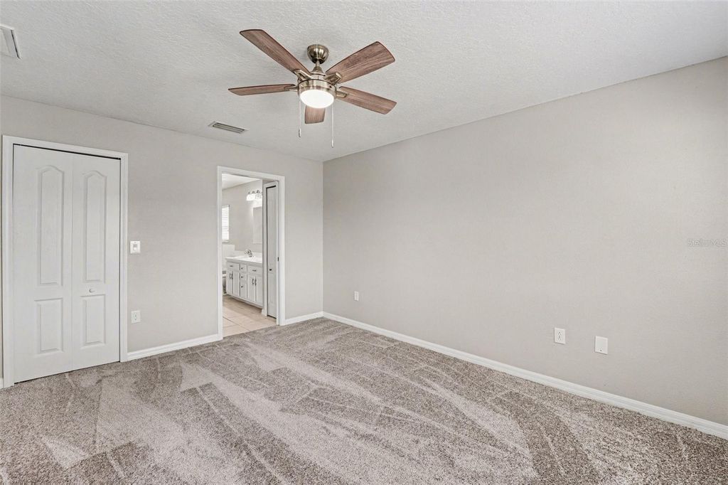 Image 9 of property listing at 7533 MERCHANTVILLE CIRCLE, Zephyrhills, FL 33540