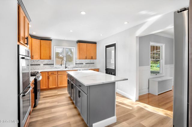 76 Oakdale Avenue, Rotterdam, NY 12306