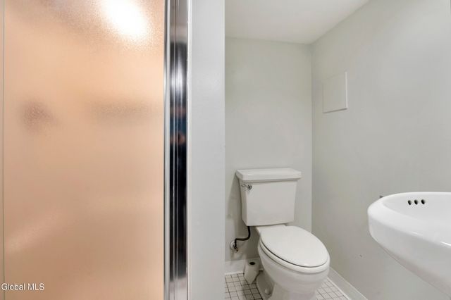 76 Oakdale Avenue, Rotterdam, NY 12306