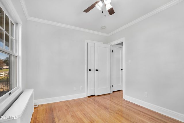 76 Oakdale Avenue, Rotterdam, NY 12306