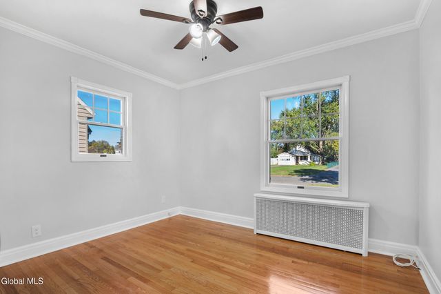 76 Oakdale Avenue, Rotterdam, NY 12306