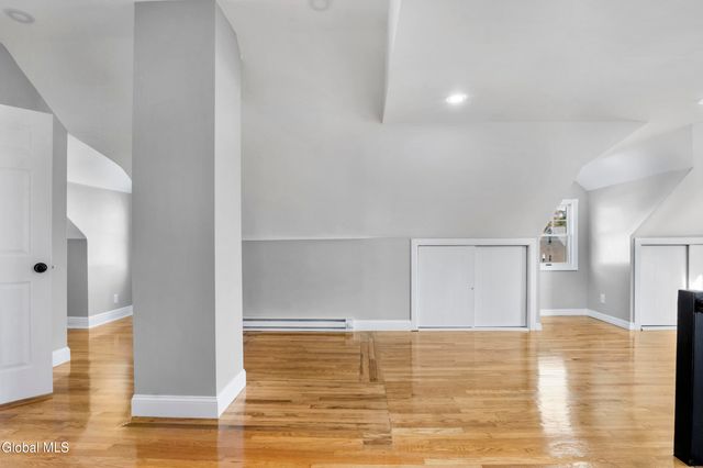 76 Oakdale Avenue, Rotterdam, NY 12306