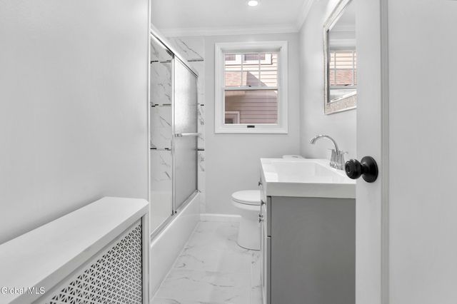 76 Oakdale Avenue, Rotterdam, NY 12306