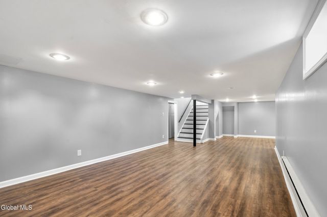 76 Oakdale Avenue, Rotterdam, NY 12306