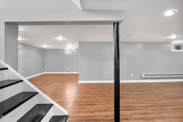 76 Oakdale Avenue, Rotterdam, NY 12306