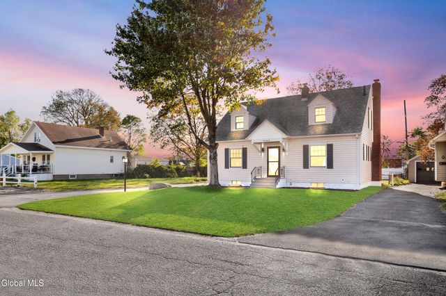 76 Oakdale Avenue, Rotterdam, NY 12306