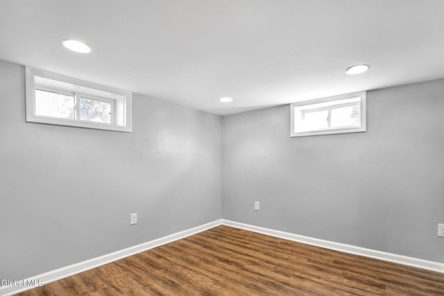 76 Oakdale Avenue, Rotterdam, NY 12306