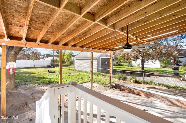 76 Oakdale Avenue, Rotterdam, NY 12306