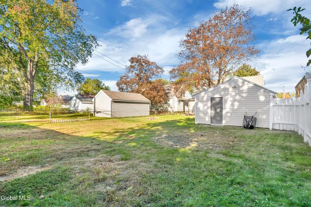 76 Oakdale Avenue, Rotterdam, NY 12306