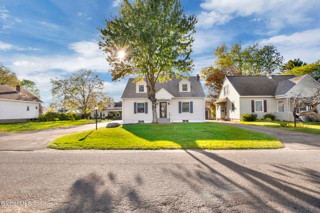 76 Oakdale Avenue, Rotterdam, NY 12306