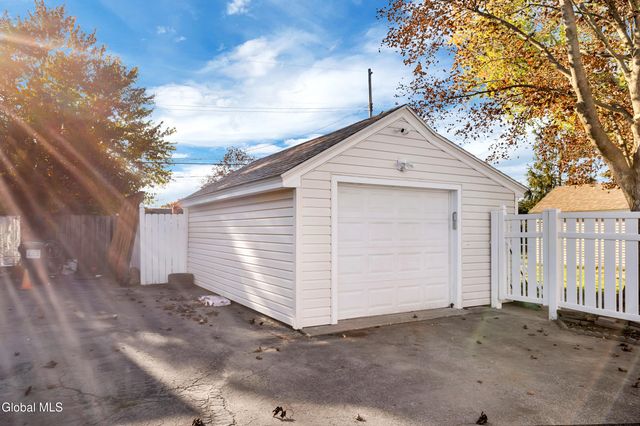 76 Oakdale Avenue, Rotterdam, NY 12306