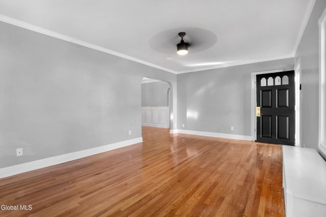 76 Oakdale Avenue, Rotterdam, NY 12306