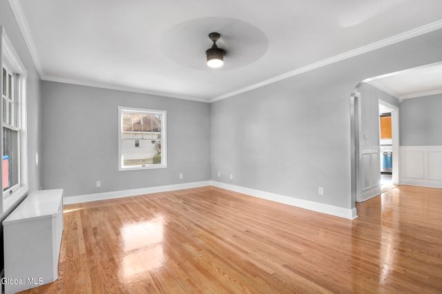 76 Oakdale Avenue, Rotterdam, NY 12306