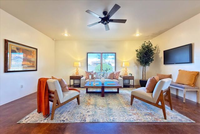 14 Calle Capulin, Santa Fe, NM 87507