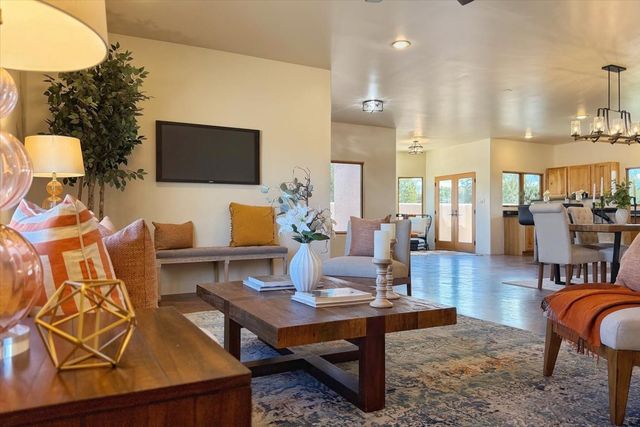 14 Calle Capulin, Santa Fe, NM 87507