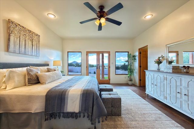 14 Calle Capulin, Santa Fe, NM 87507