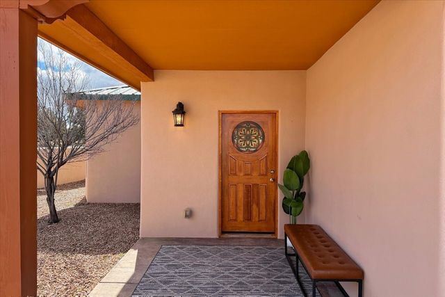 14 Calle Capulin, Santa Fe, NM 87507