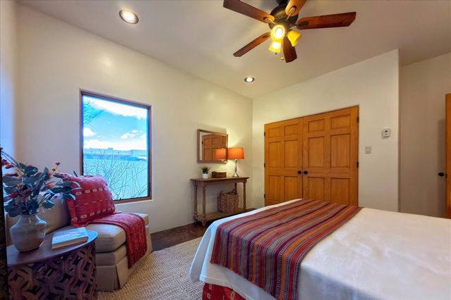 14 Calle Capulin, Santa Fe, NM 87507