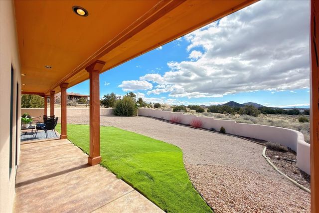 14 Calle Capulin, Santa Fe, NM 87507