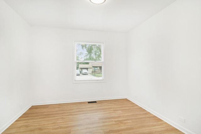 1005 E Lilac Drive, Palatine, IL 60074