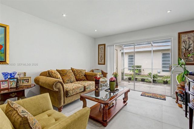 8953 Warwick Dr 8953, Boca Raton, FL 33433