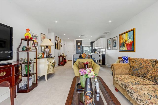 8953 Warwick Dr 8953, Boca Raton, FL 33433