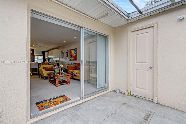 8953 Warwick Dr 8953, Boca Raton, FL 33433