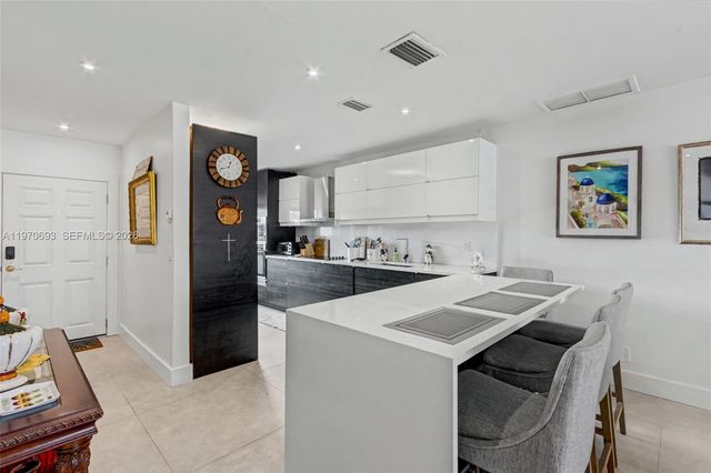 8953 Warwick Dr 8953, Boca Raton, FL 33433