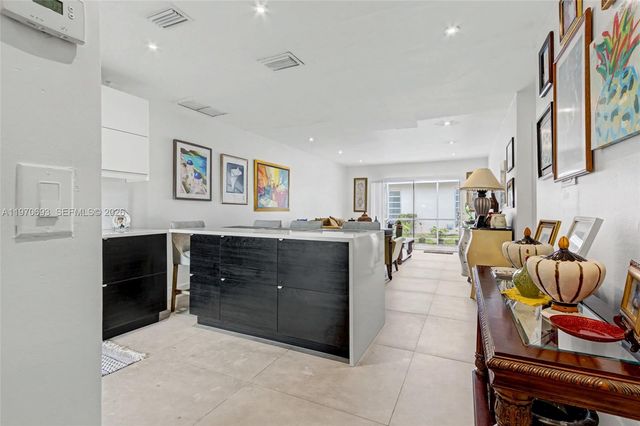 8953 Warwick Dr 8953, Boca Raton, FL 33433