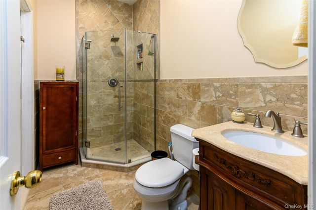 3 Sweetgum Lane, Miller Place, NY 11764