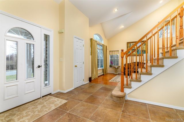 3 Sweetgum Lane, Miller Place, NY 11764