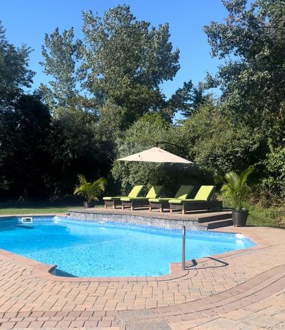 3 Sweetgum Lane, Miller Place, NY 11764