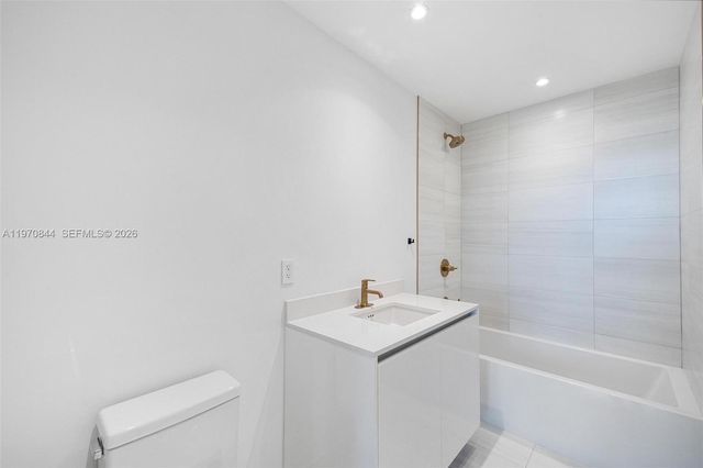 2678 Tigertail 1603, Miami, FL 33133