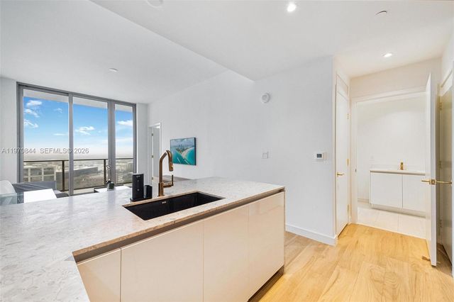 2678 Tigertail 1603, Miami, FL 33133