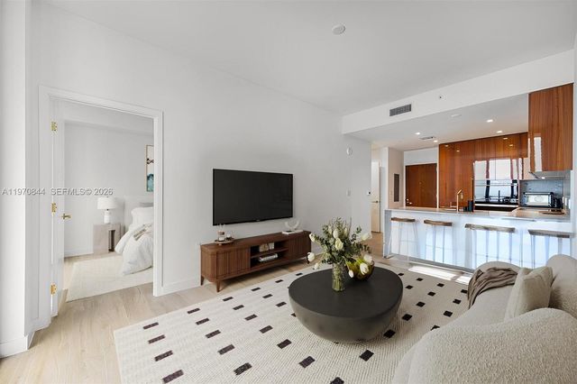 2678 Tigertail 1603, Miami, FL 33133