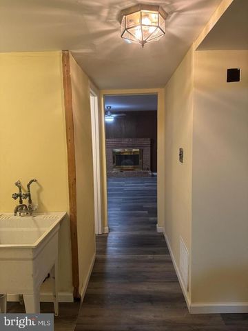 8806 BRAESIDE DR, Lanham, MD 20706